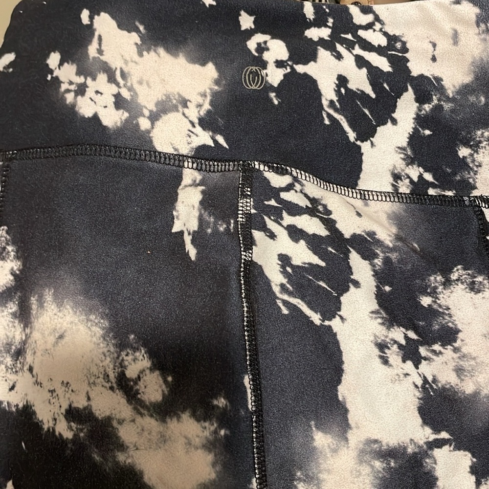 Balance Collection M Black & White Tie-dye Legging - Picture 5 of 5